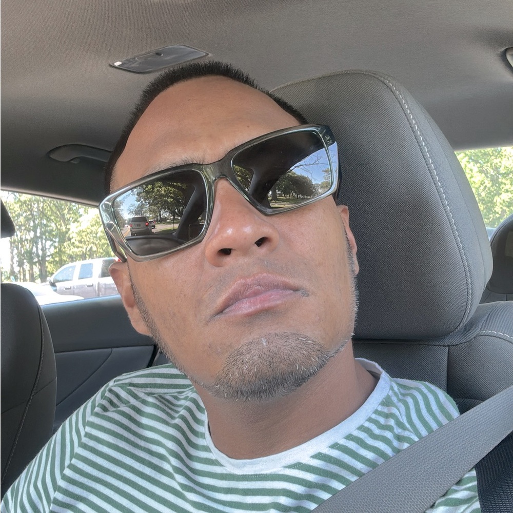 Meet your Posher, Luis alberto